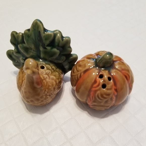 Turkey and pumpkin salt and pepper shakers - Picture 1 of 5